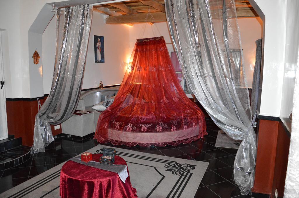 Auberge Le Jardin De La Source Aït Ben Ali Extérieur photo